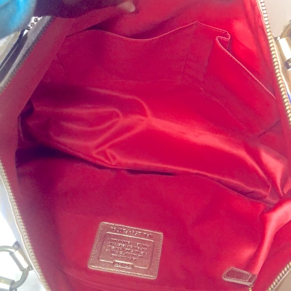 COACH Signature Daisy Appliqué Multicolor printed flower motif canvas tote. - Picture 13 of 15